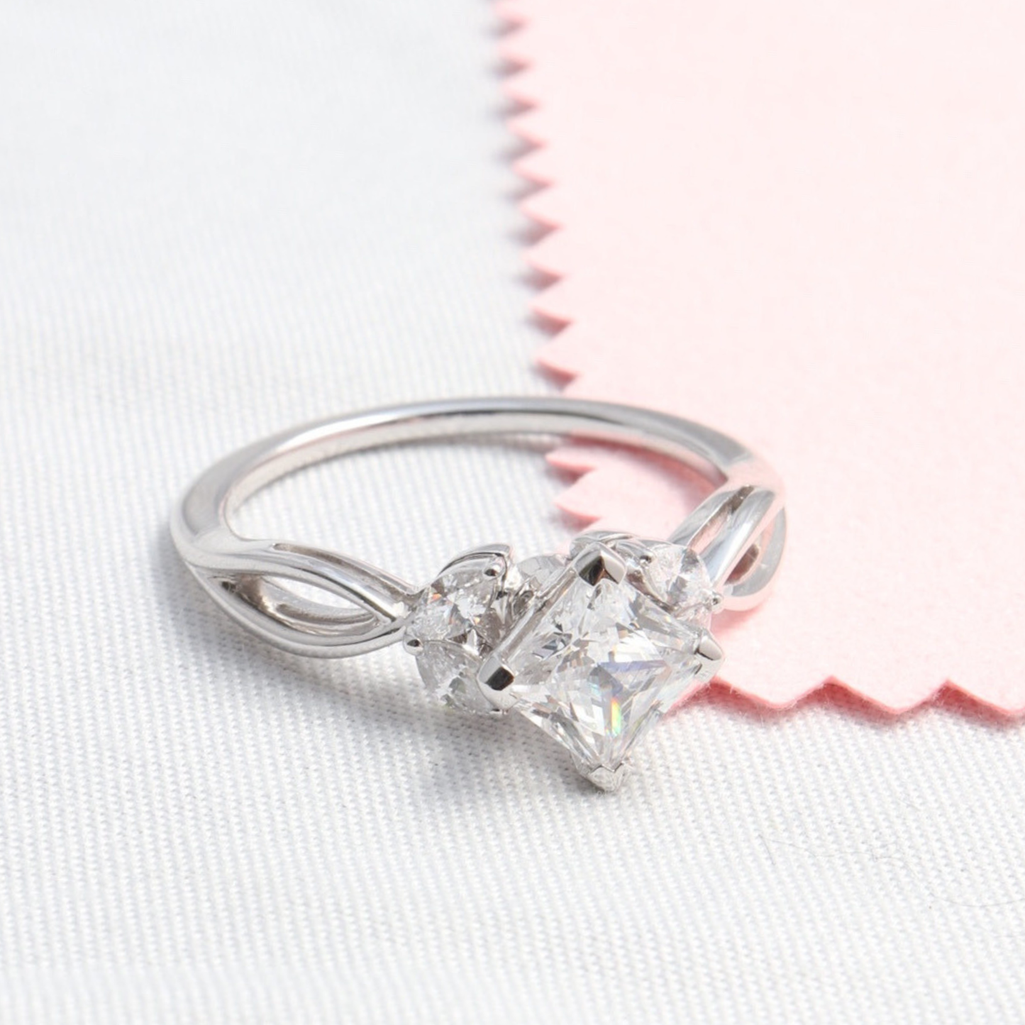 Wonder - Diamond Engagement Ring
