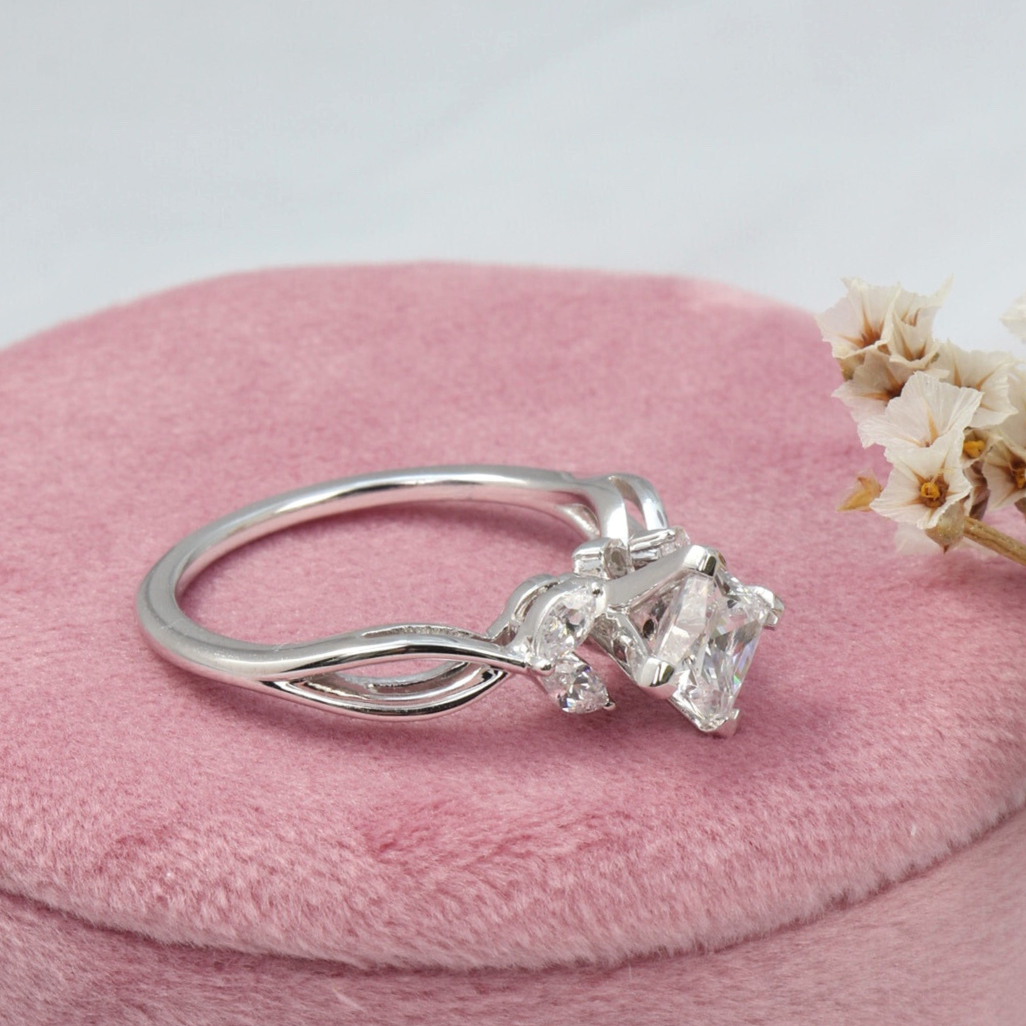 Wonder - Diamond Engagement Ring