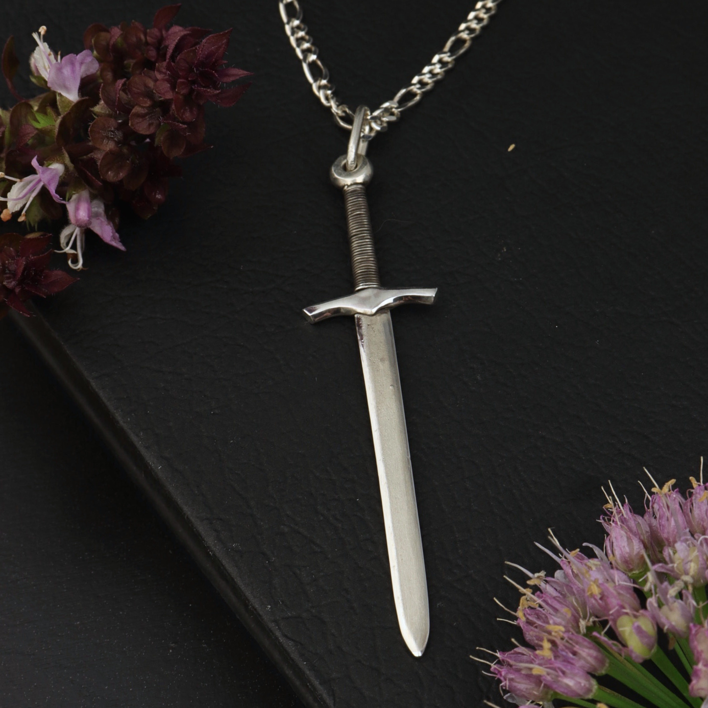 Hero's Greatsword Pendant