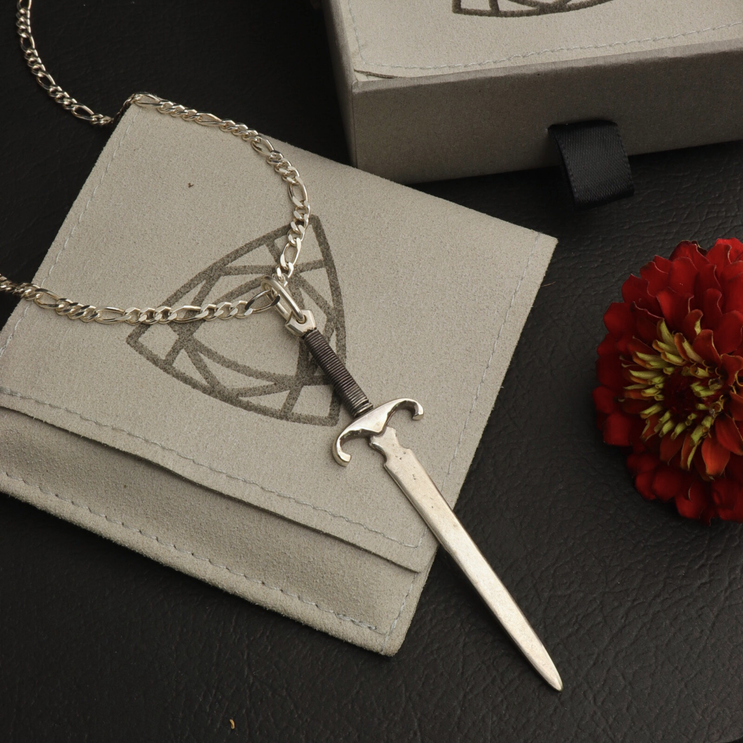 Knight's Greatsword Pendant