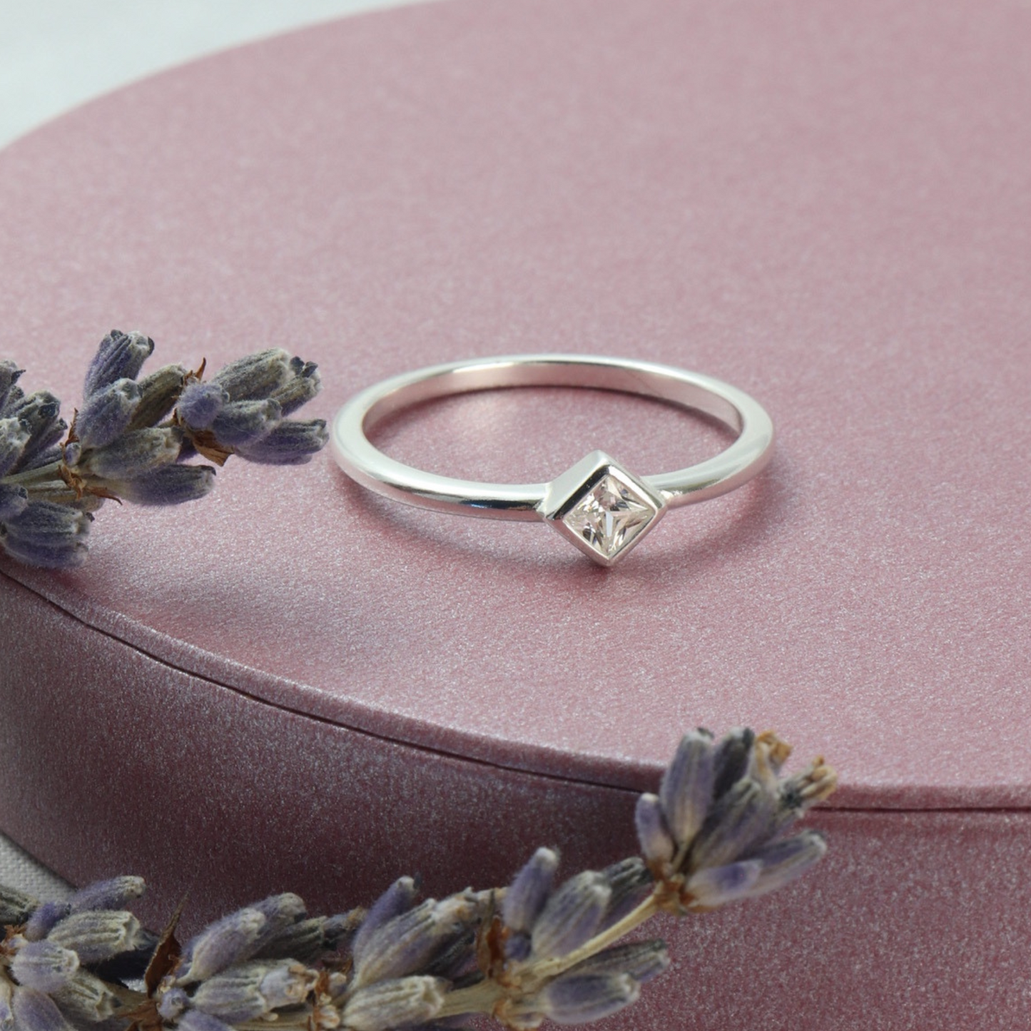 Daydream - Petite Diamond Ring