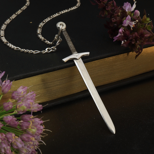 Hero's Greatsword Pendant