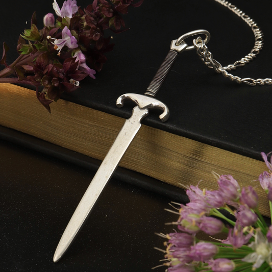 Knight's Greatsword Pendant