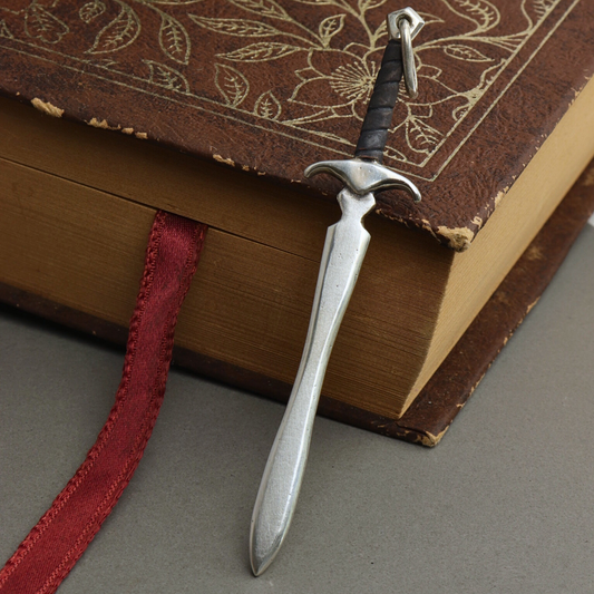 Mystic Greatsword Pendant